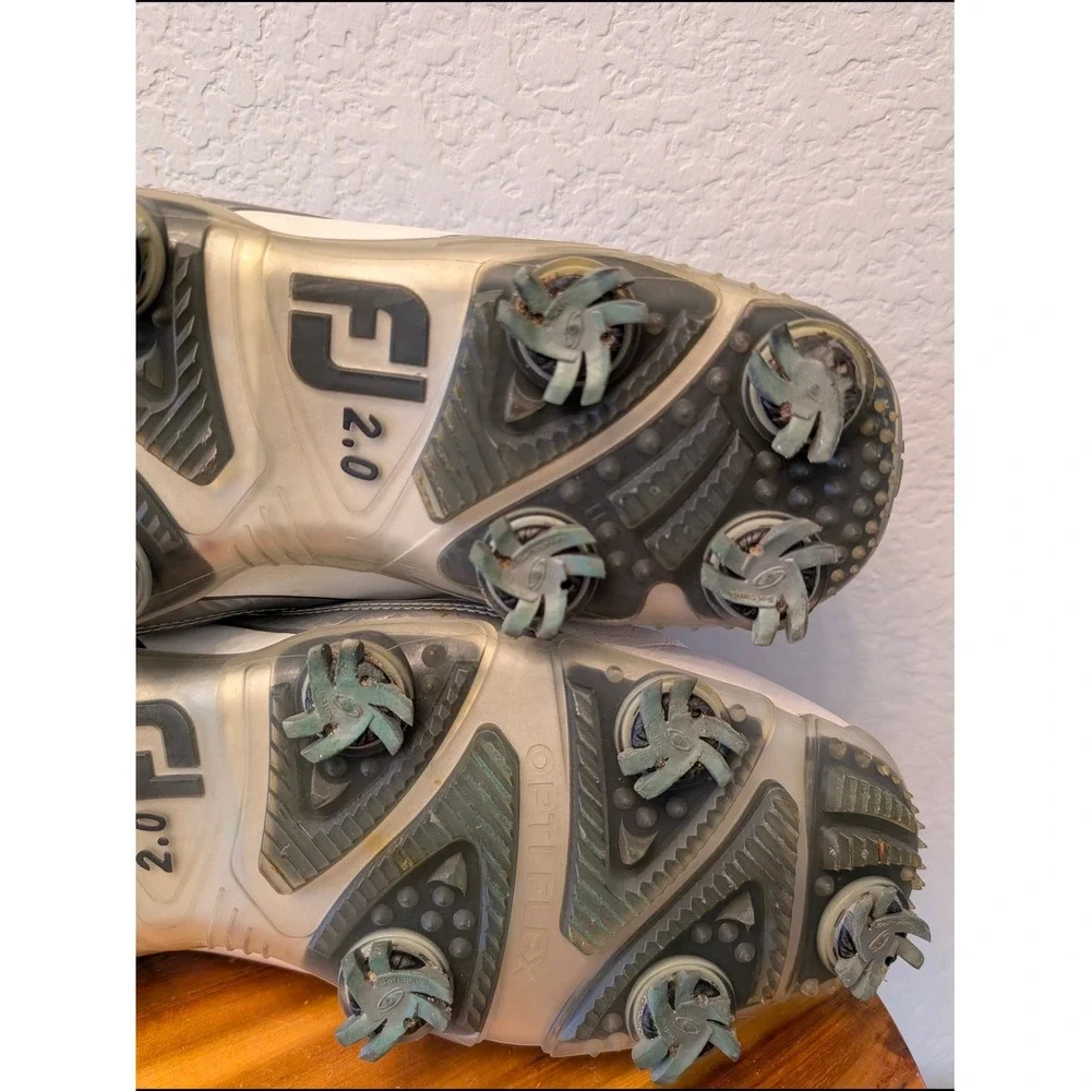 FootJoy dryjoys next
